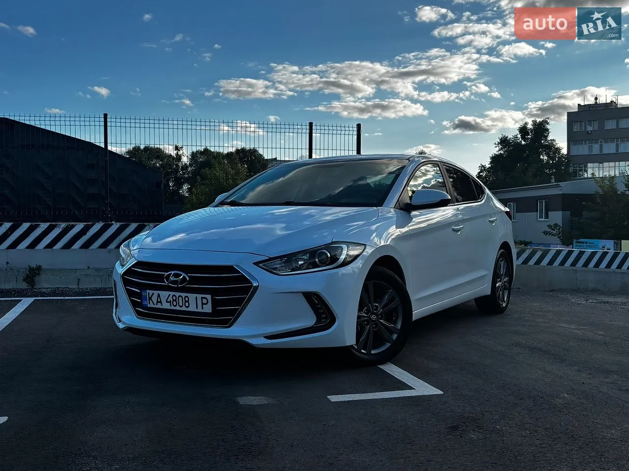 2017 Hyundai Elantra - мініатюра 23