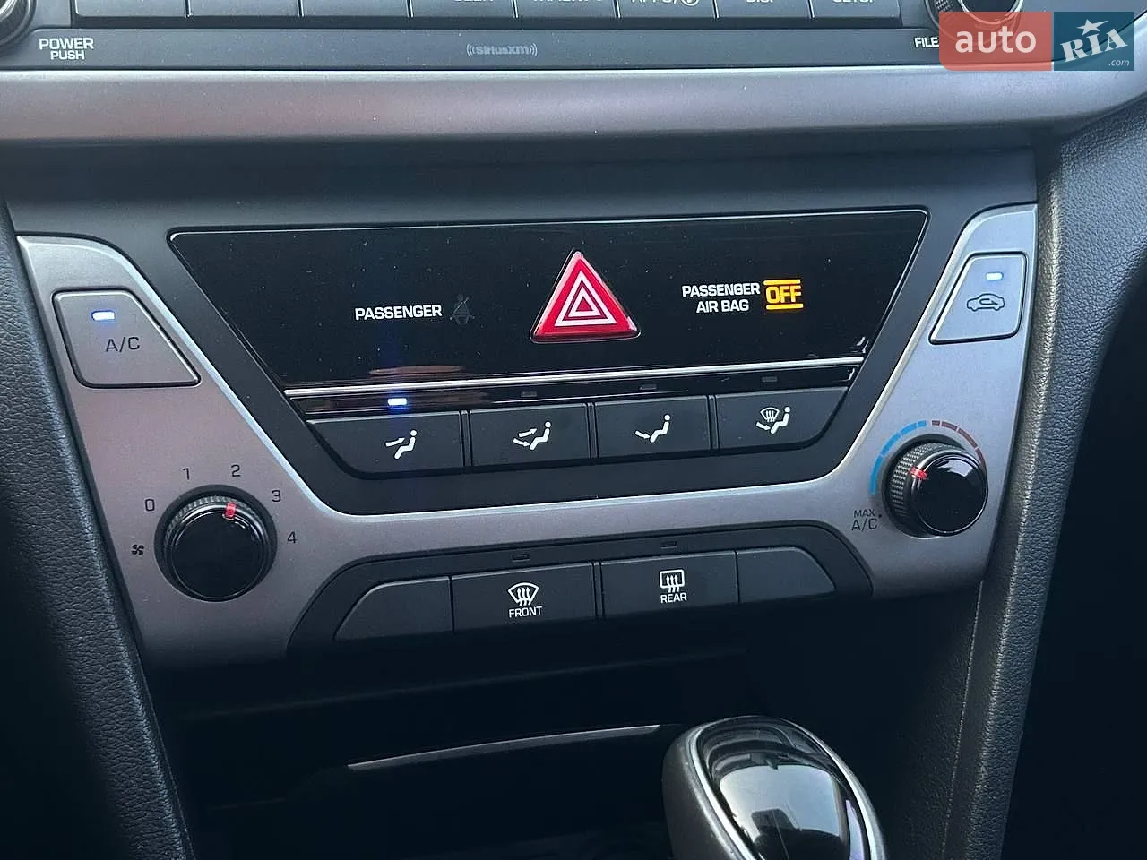 2016 Hyundai Elantra - мініатюра 23