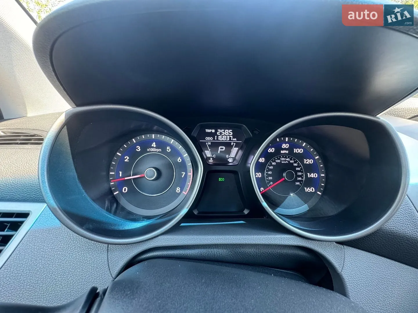 2013 Hyundai Elantra - мініатюра 16