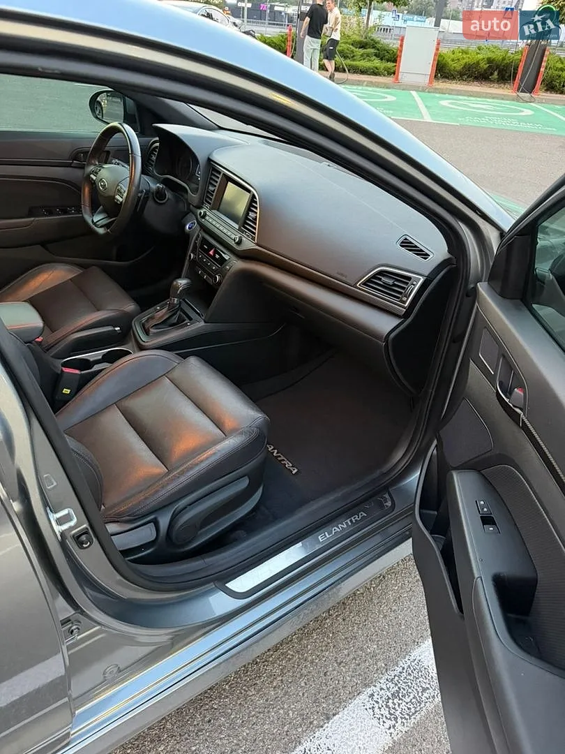 2018 Hyundai Elantra - мініатюра 9
