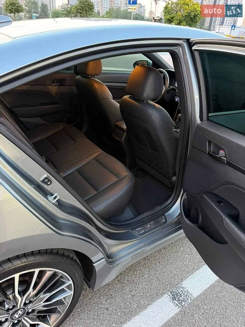 2018 Hyundai Elantra - мініатюра 11