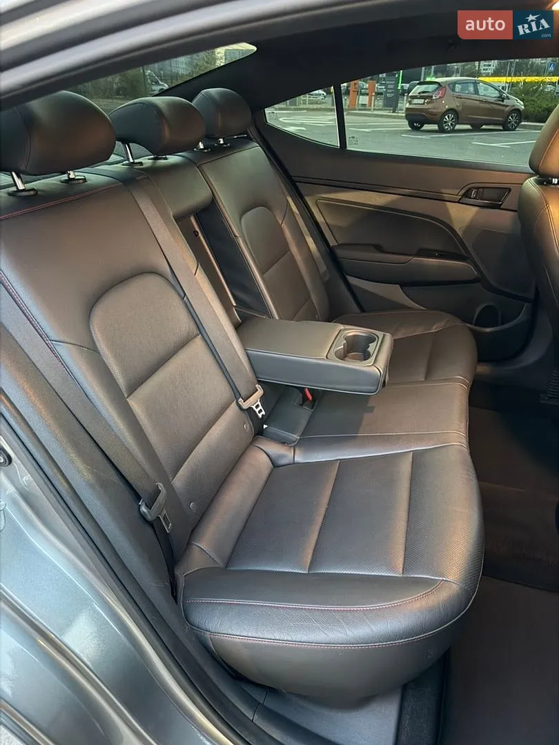 2018 Hyundai Elantra - мініатюра 12