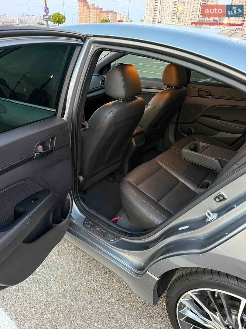2018 Hyundai Elantra - мініатюра 13
