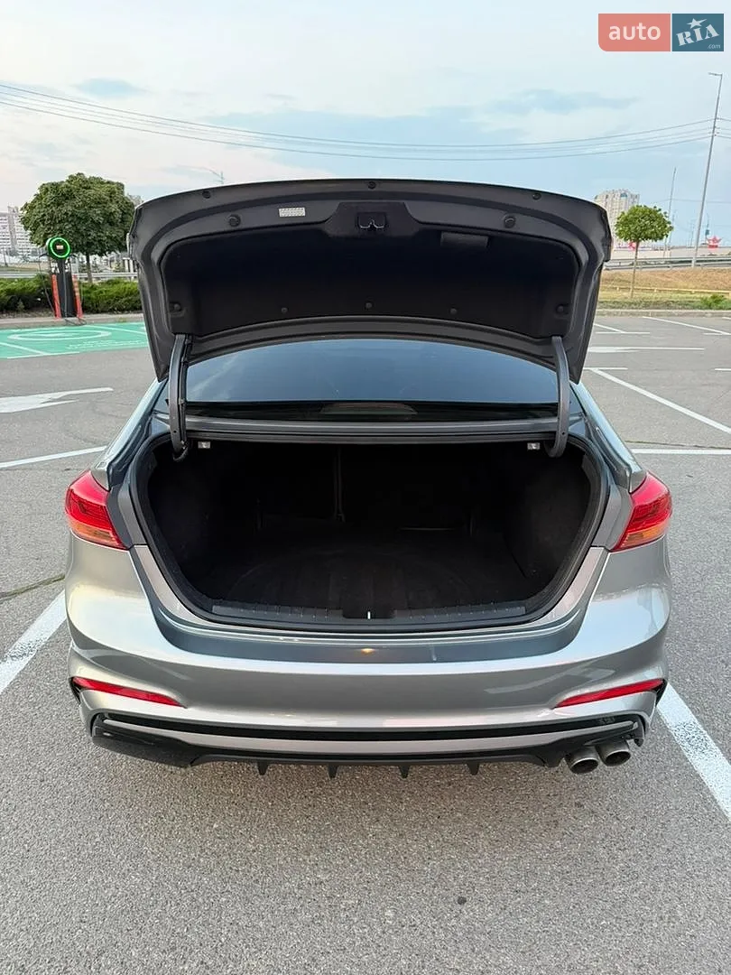 2018 Hyundai Elantra - мініатюра 24