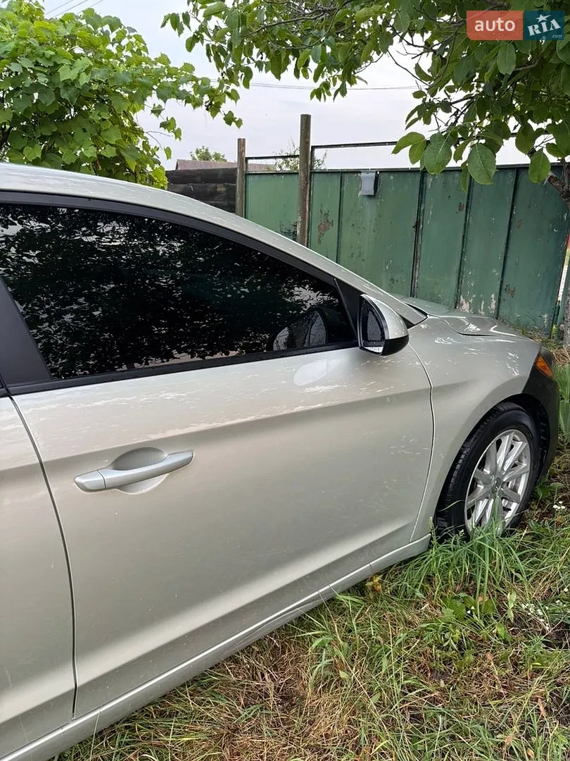 2016 Hyundai Elantra - мініатюра 9
