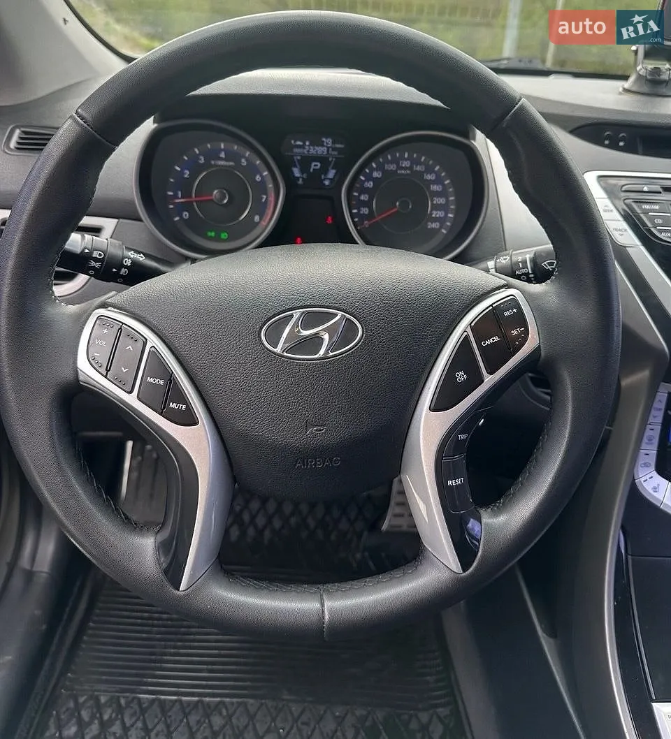 2012 Hyundai Elantra - мініатюра 11