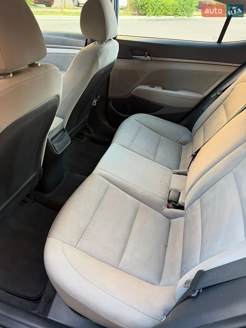 2016 Hyundai Elantra - мініатюра 10