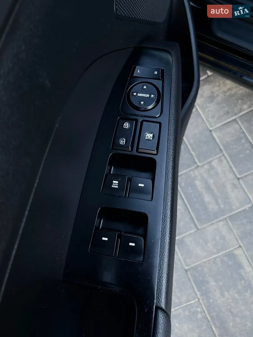 2016 Hyundai Elantra - мініатюра 10