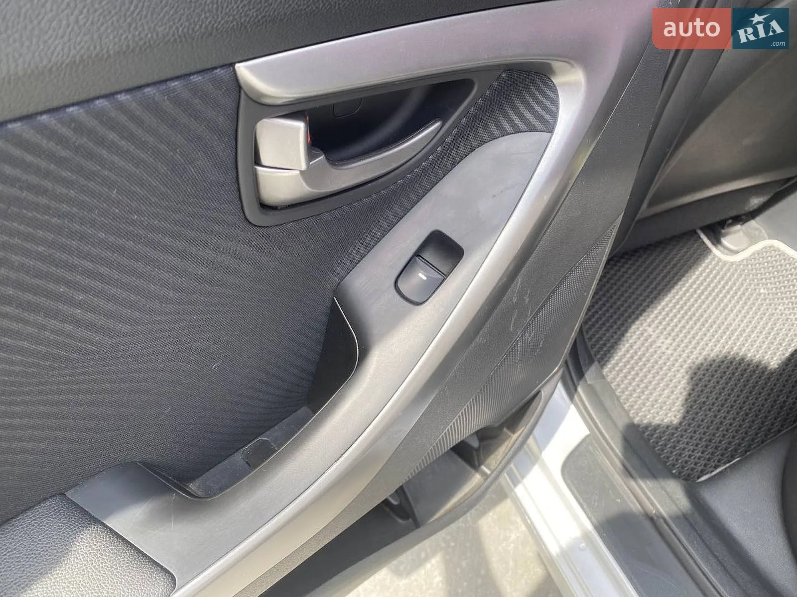 2013 Hyundai Elantra - мініатюра 24