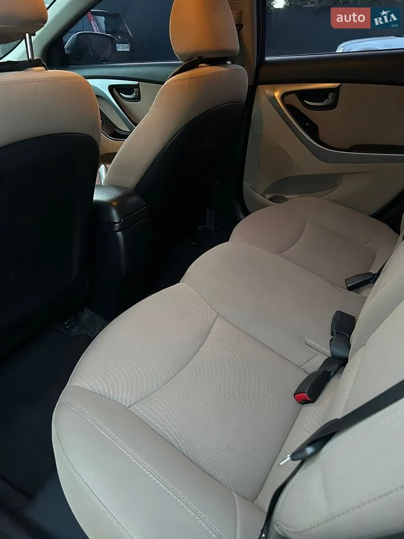 2015 Hyundai Elantra - мініатюра 12