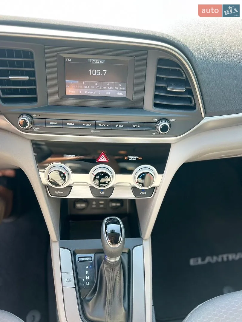 2019 Hyundai Elantra - мініатюра 21