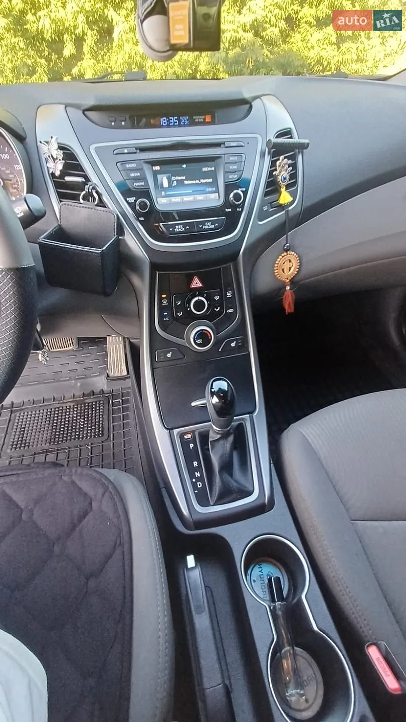 2013 Hyundai Elantra - мініатюра 8