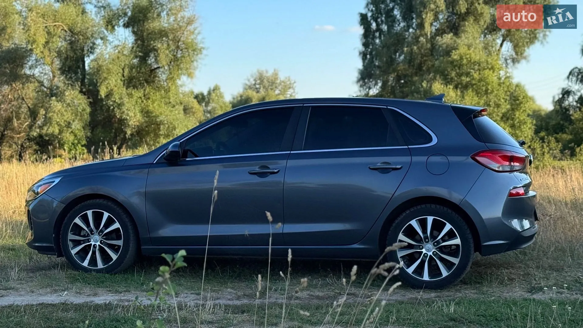 2017 Hyundai Elantra - мініатюра 11