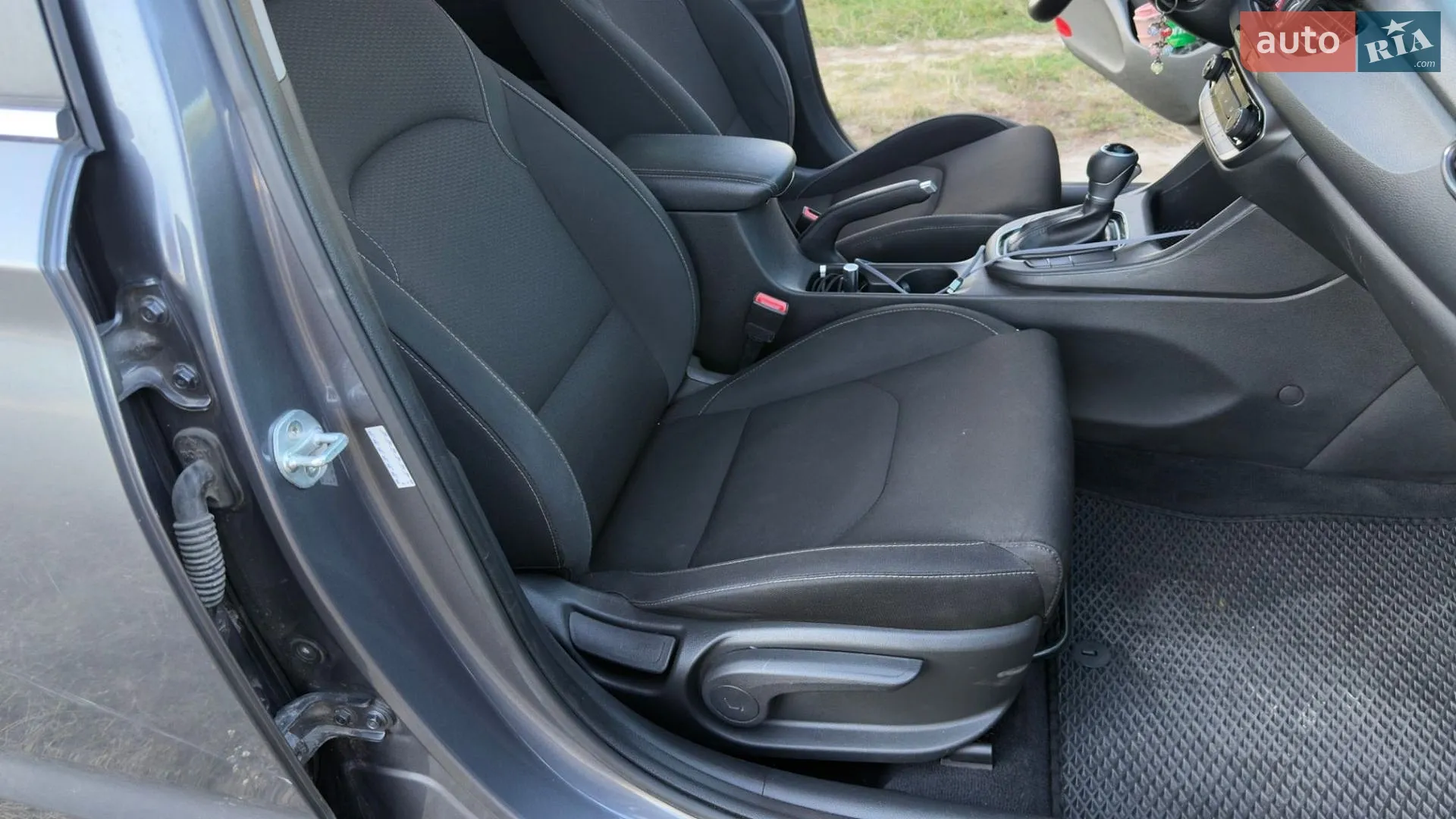 2017 Hyundai Elantra - мініатюра 15