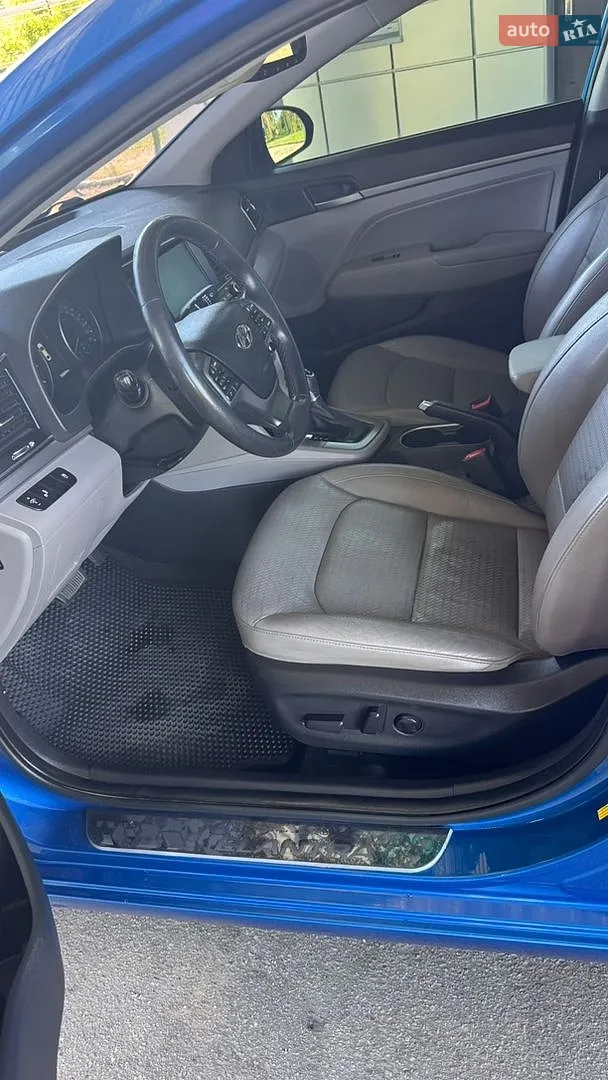 2016 Hyundai Elantra - мініатюра 11
