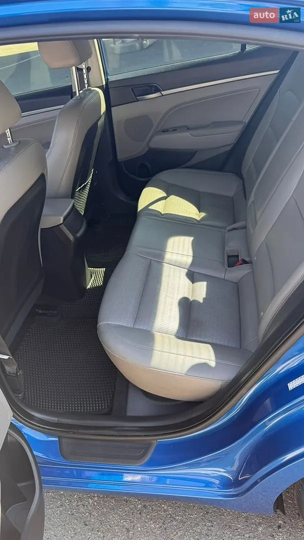 2016 Hyundai Elantra - мініатюра 20