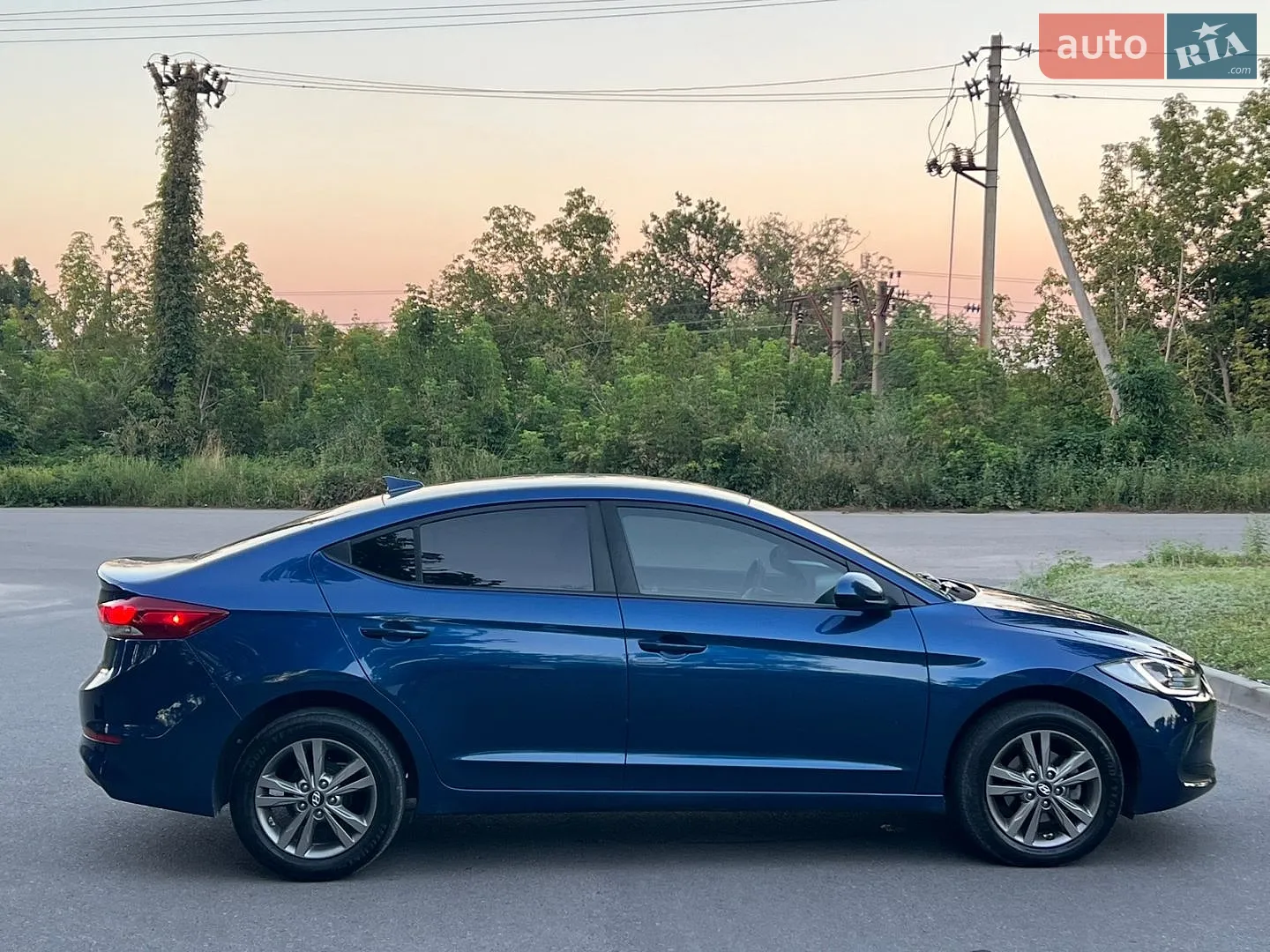 2016 Hyundai Elantra - мініатюра 13
