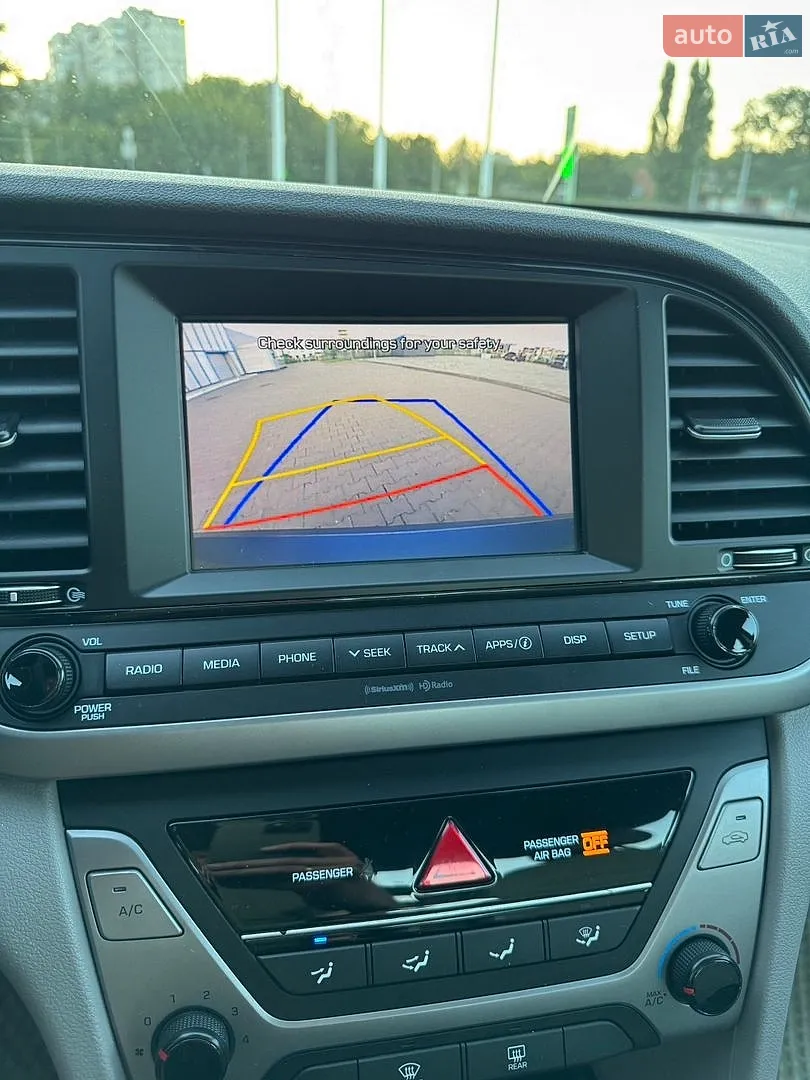 2016 Hyundai Elantra - мініатюра 19
