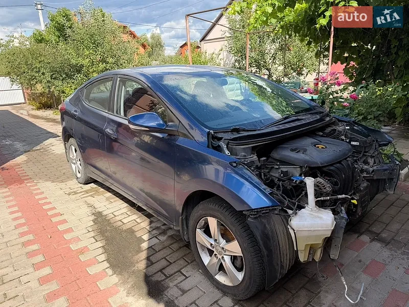 Hyundai Elantra 2013