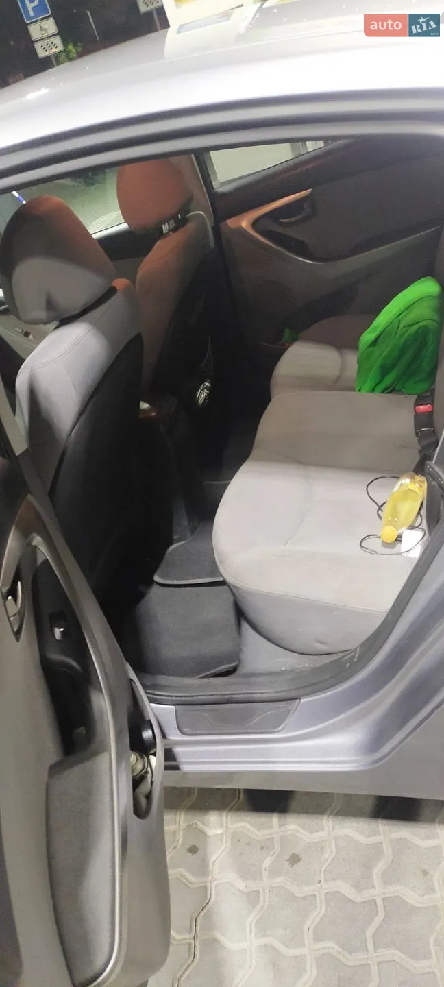 2013 Hyundai Elantra - мініатюра 5
