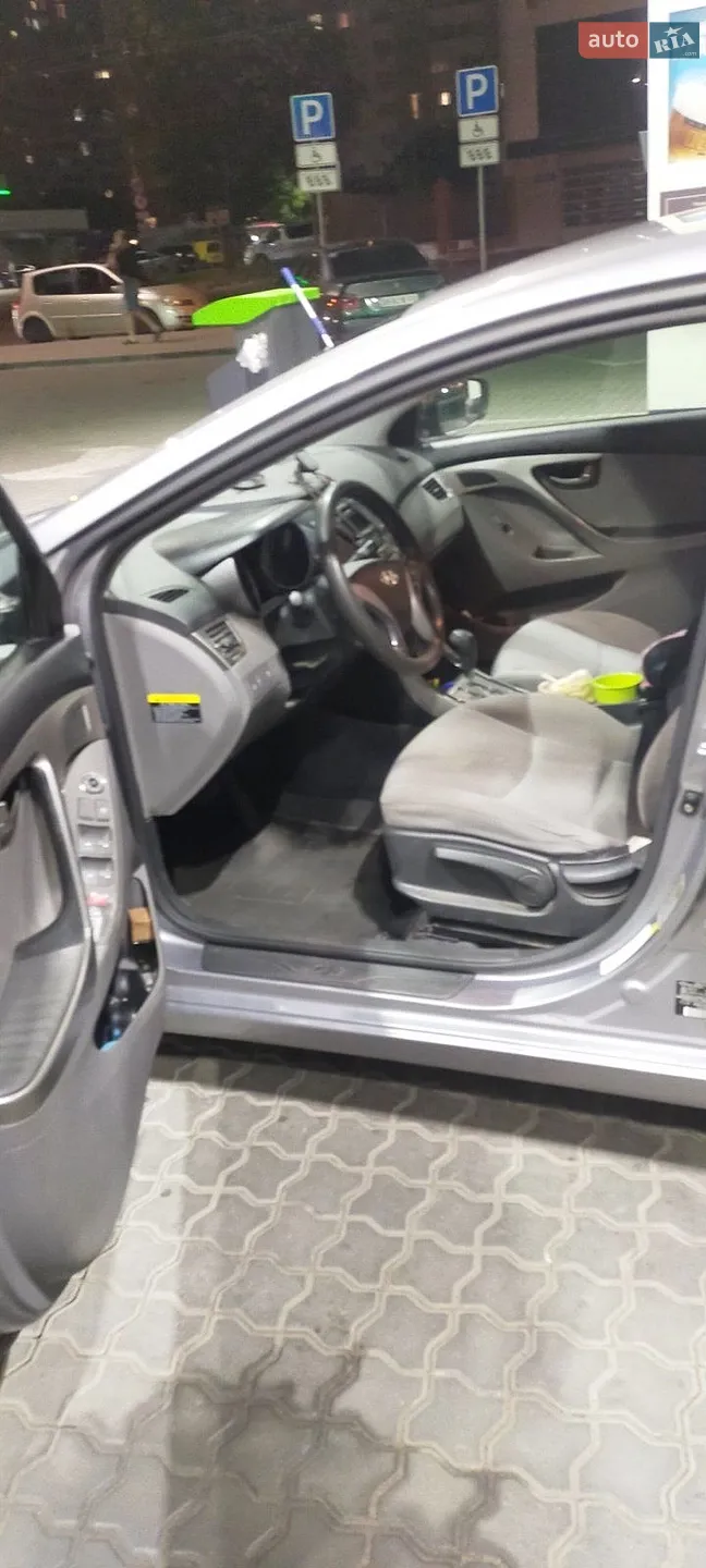 2013 Hyundai Elantra - мініатюра 9