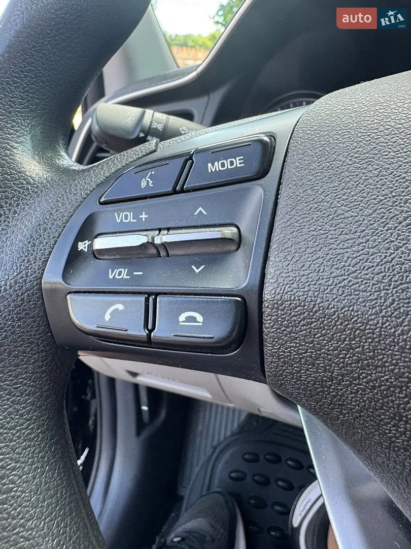2019 Hyundai Elantra - мініатюра 17