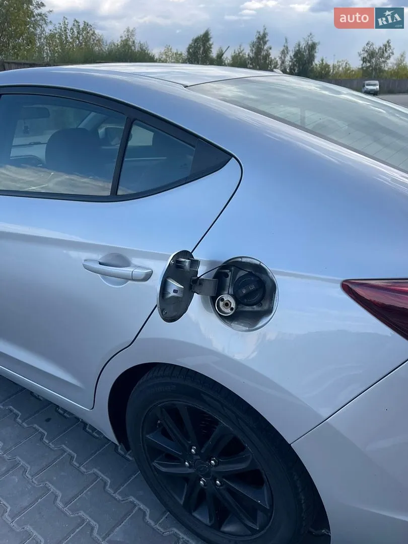 2018 Hyundai Elantra - мініатюра 19