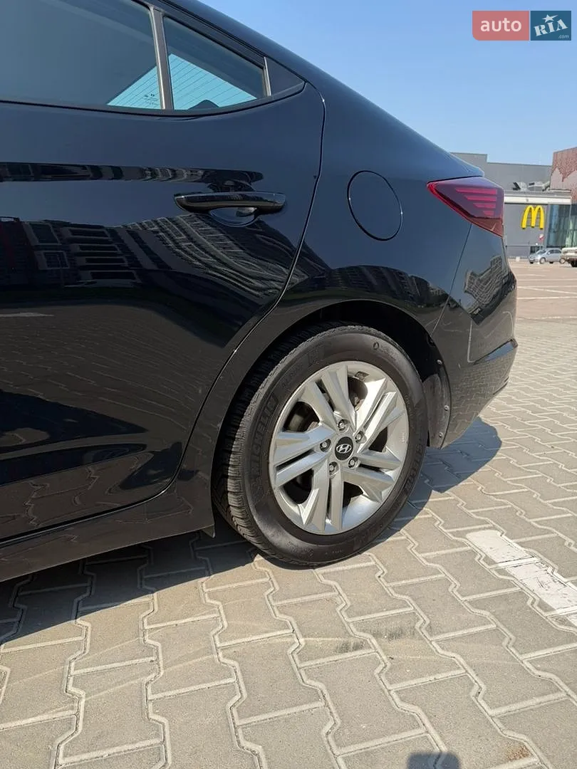 2019 Hyundai Elantra - мініатюра 12