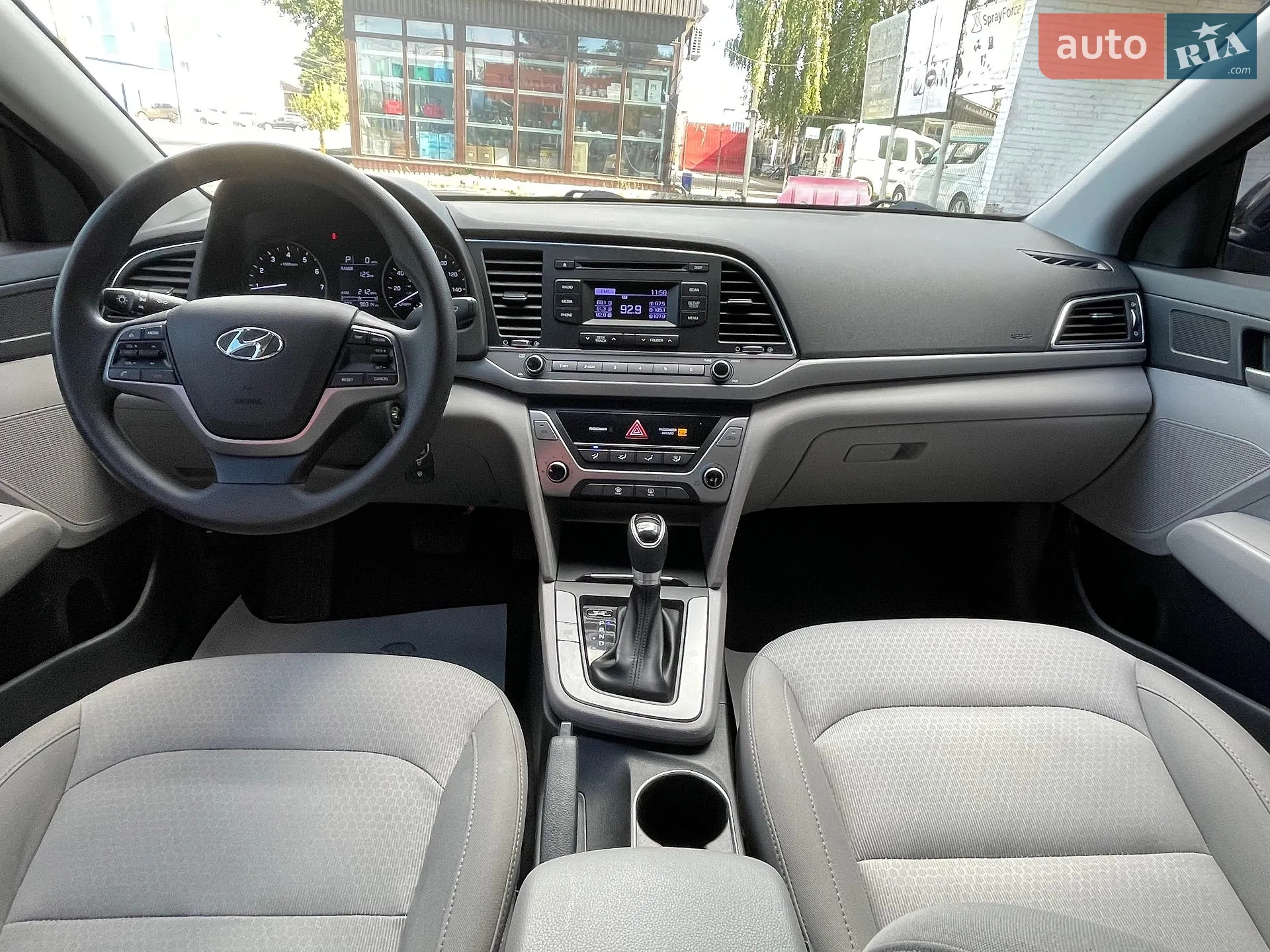 2017 Hyundai Elantra - мініатюра 25