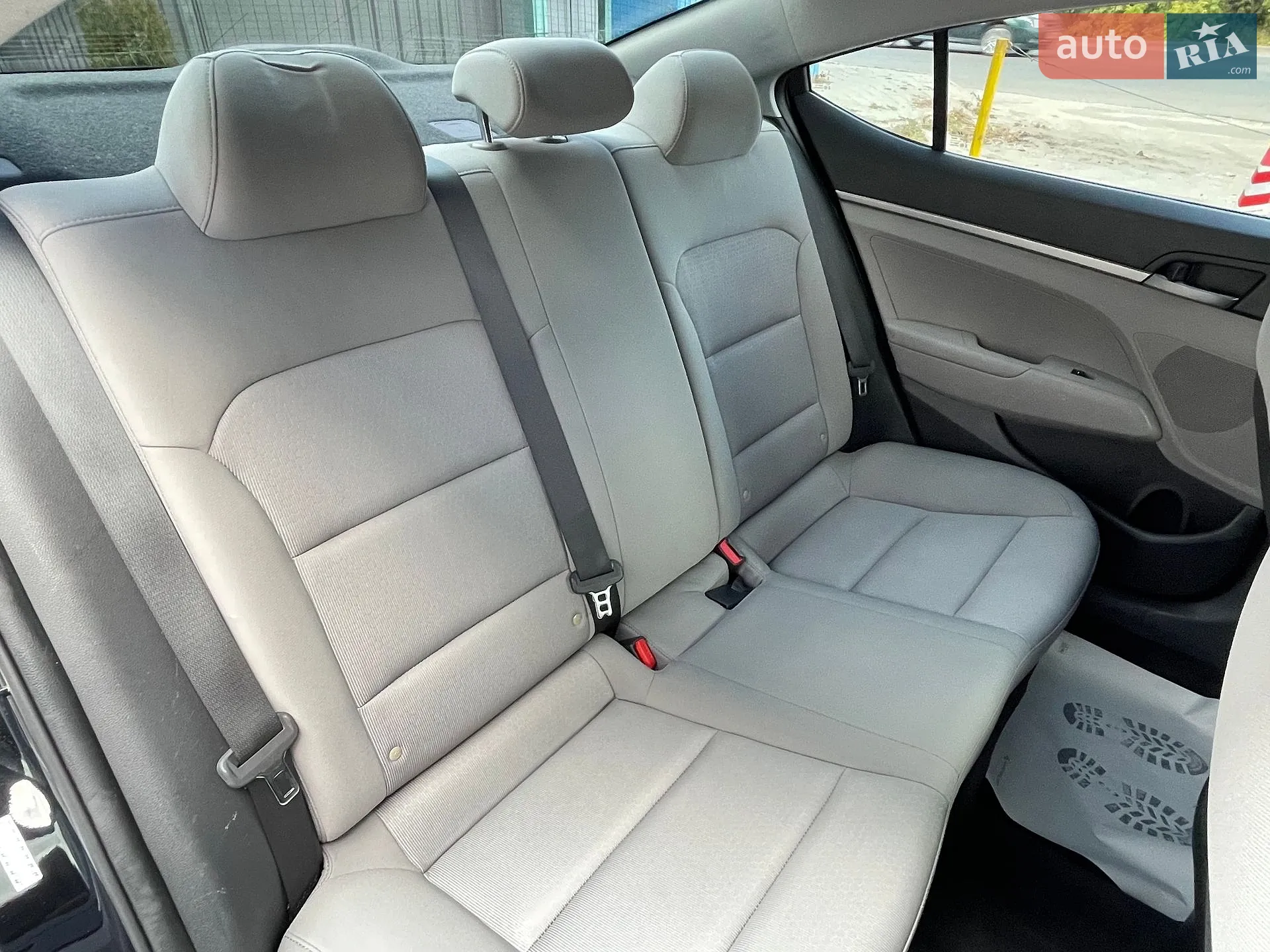 2017 Hyundai Elantra - мініатюра 37