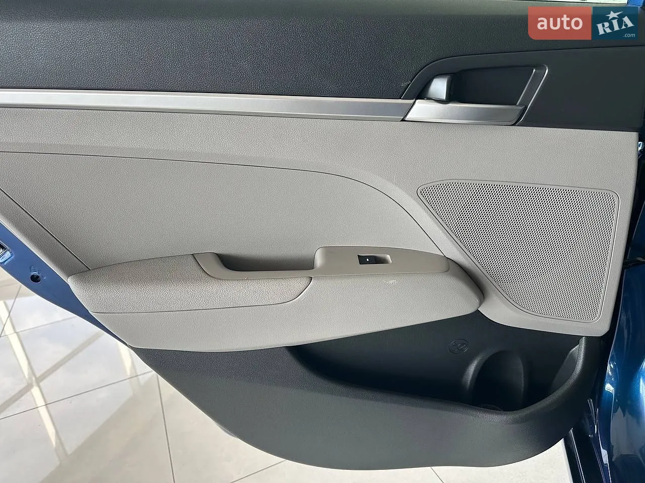 2018 Hyundai Elantra - мініатюра 17