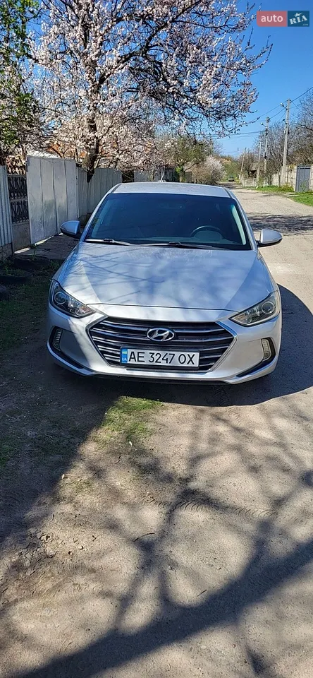 2016 Hyundai Elantra - мініатюра 12