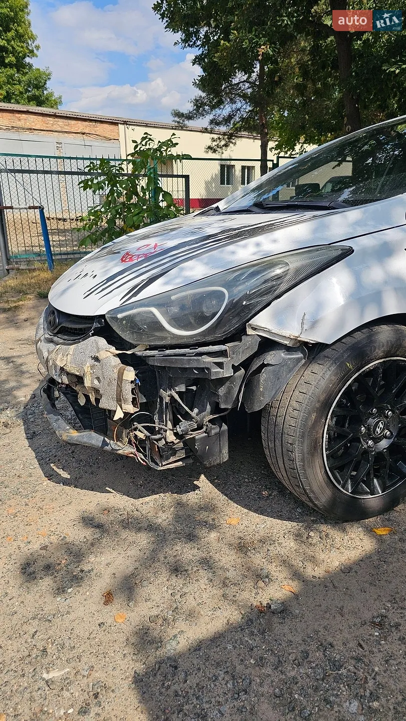 2013 Hyundai Elantra - мініатюра 11