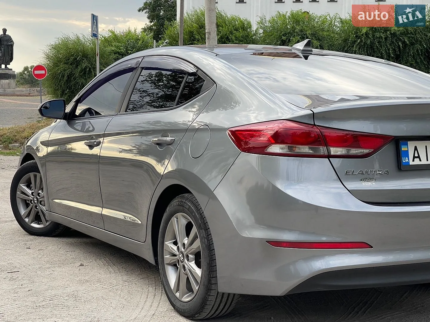 2016 Hyundai Elantra - мініатюра 11