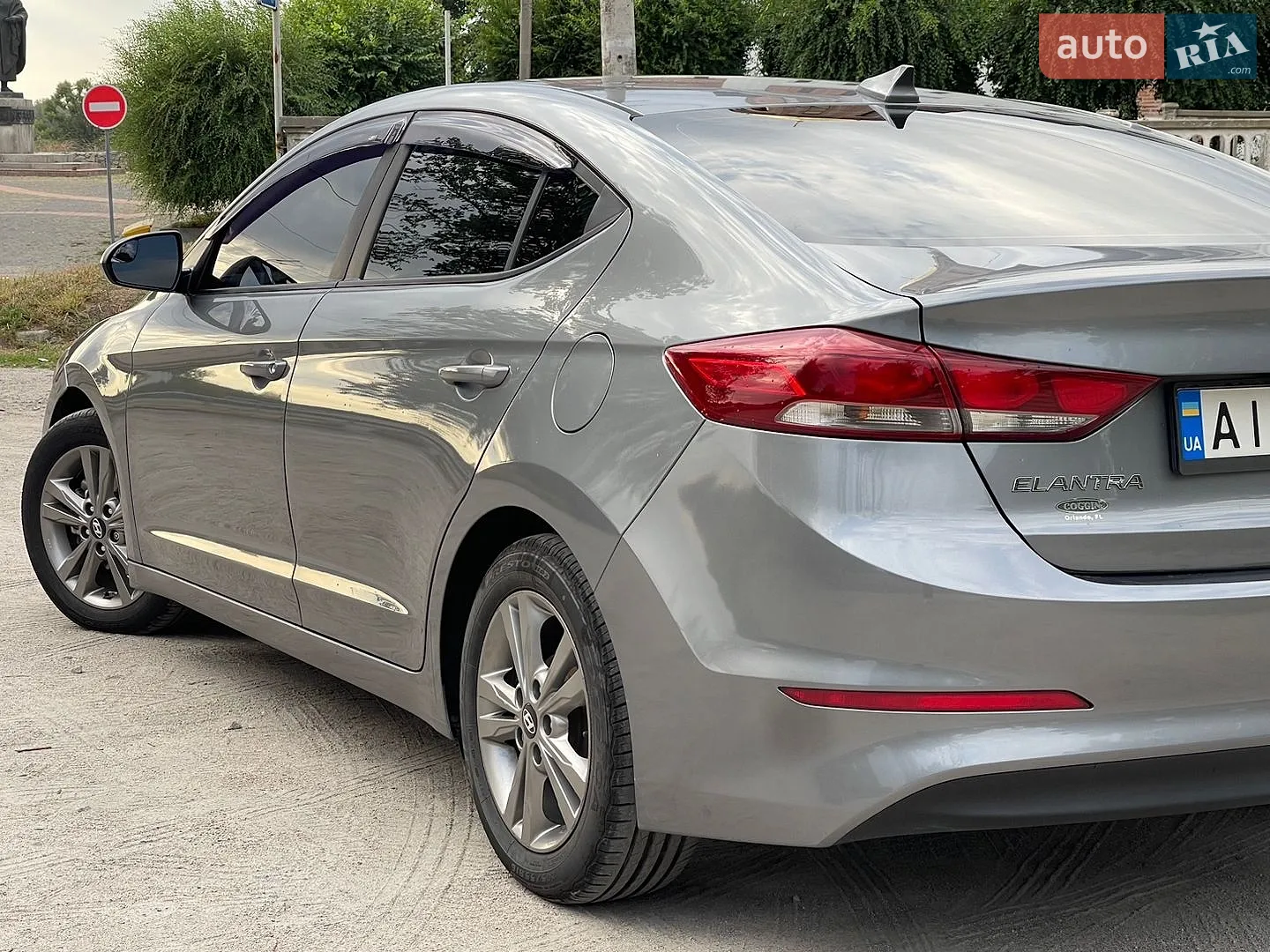 2016 Hyundai Elantra - мініатюра 12