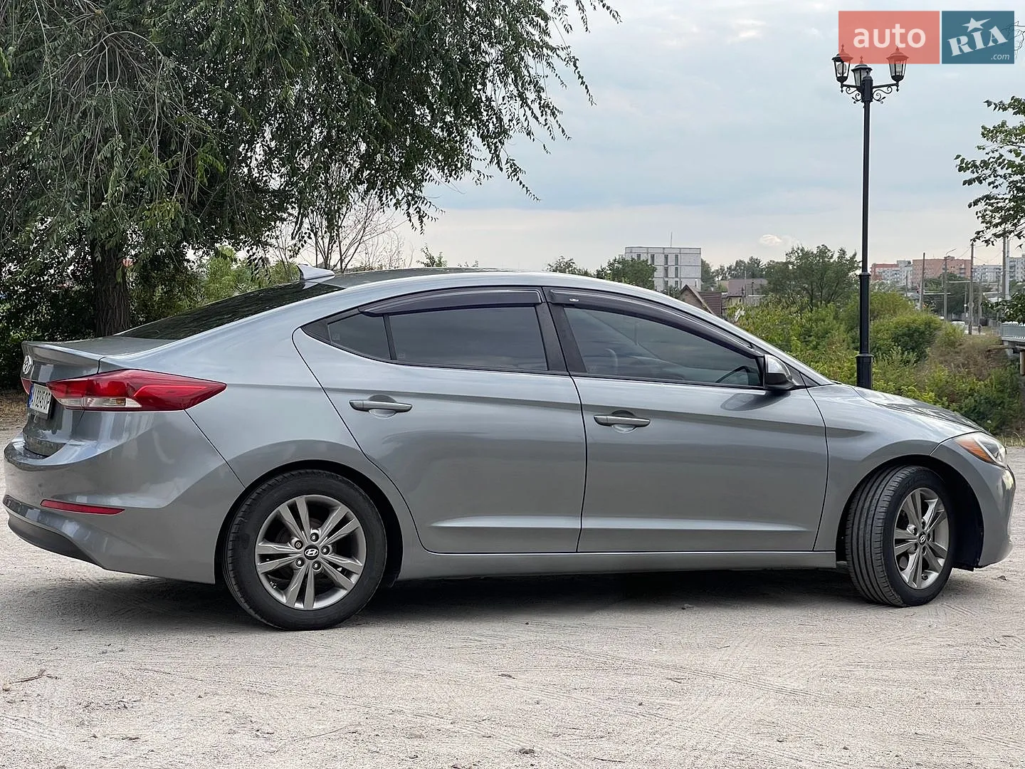 2016 Hyundai Elantra - мініатюра 10