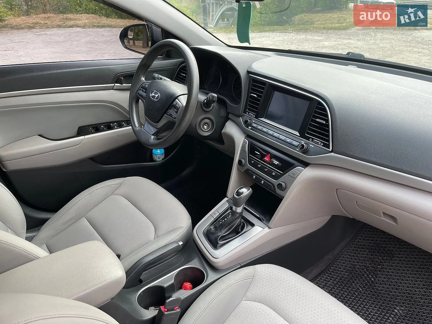 2016 Hyundai Elantra - мініатюра 20