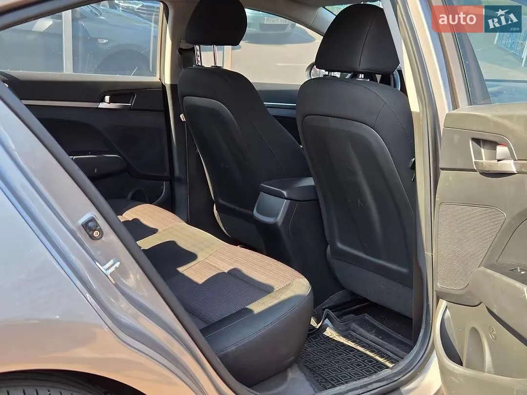 2020 Hyundai Elantra - мініатюра 17
