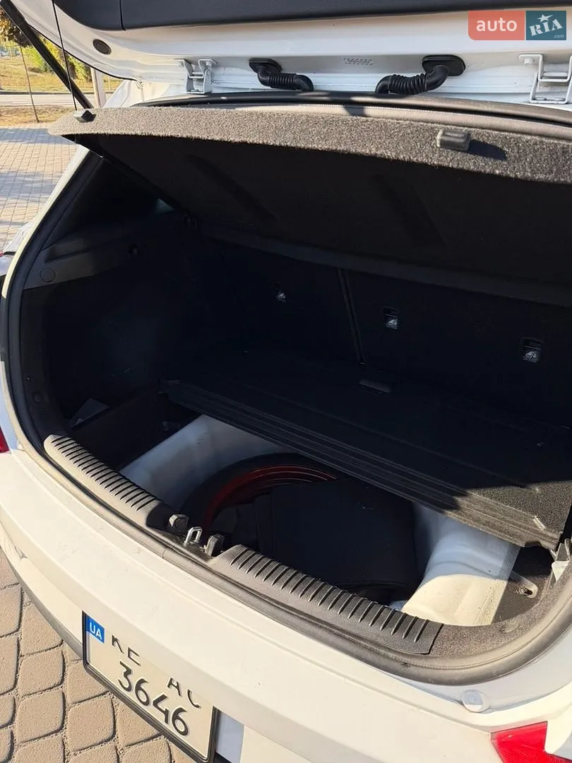 2019 Hyundai Elantra - мініатюра 8