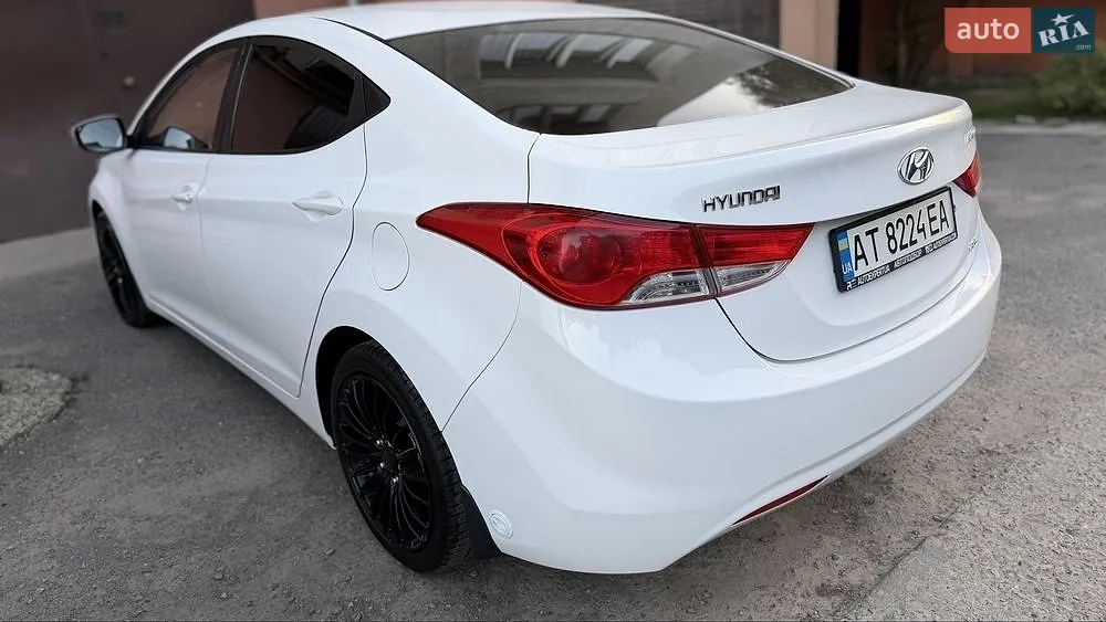 2013 Hyundai Elantra - мініатюра 3