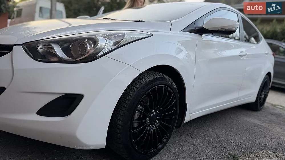 2013 Hyundai Elantra - мініатюра 8