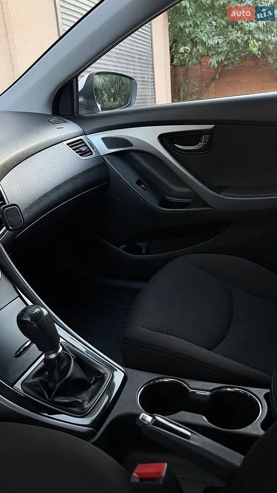 2013 Hyundai Elantra - мініатюра 12