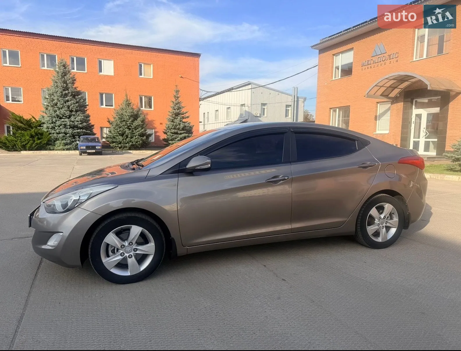 2013 Hyundai Elantra - мініатюра 2