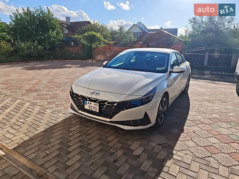 Hyundai Elantra 2022