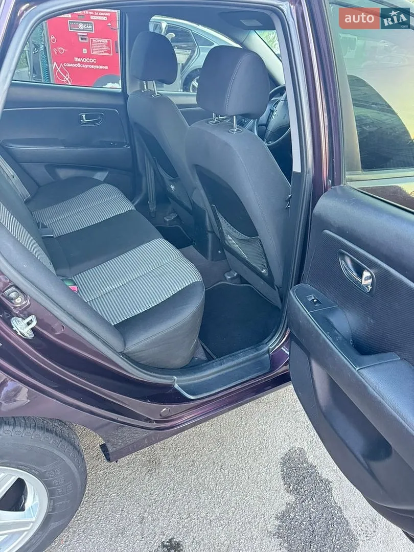 2010 Hyundai Elantra - мініатюра 8