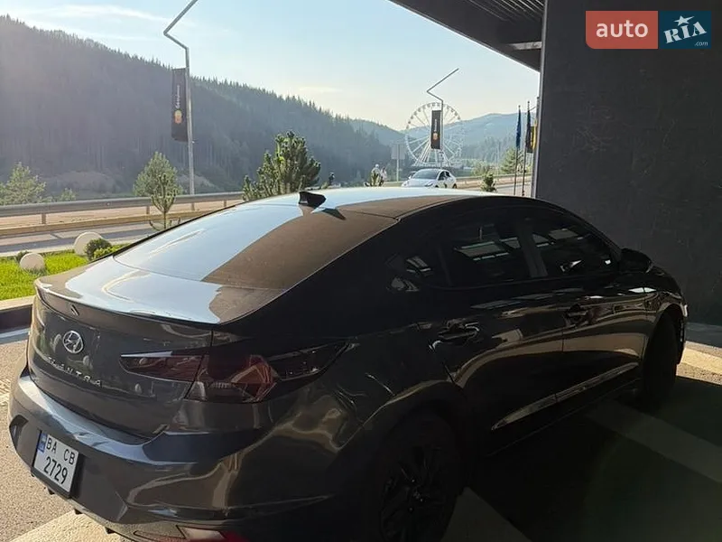 Hyundai Elantra