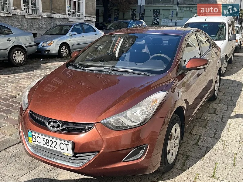 Hyundai Elantra 2012