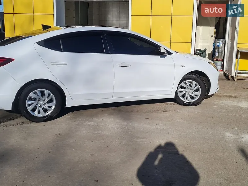 Hyundai Elantra