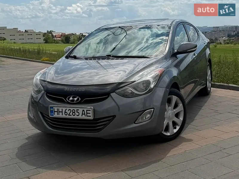 Hyundai Elantra 2013