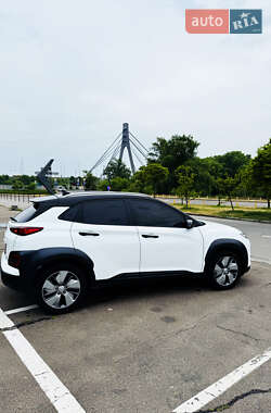 Позашляховик / Кросовер Hyundai Encino EV 2021 в 
